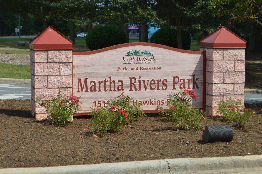 Martha Rivers sign 2018 DSC0315